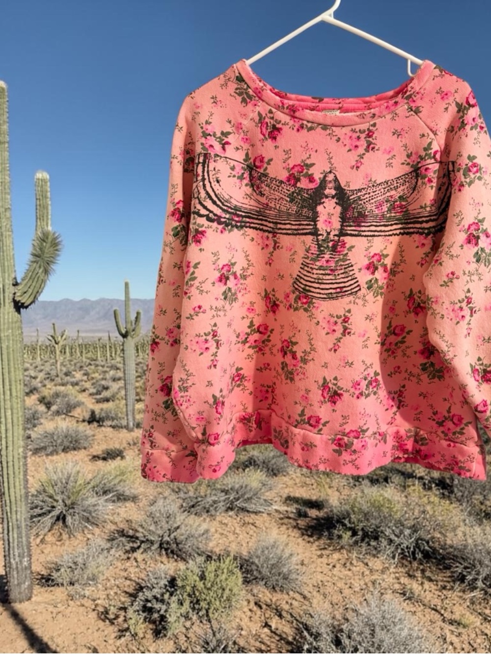 Magnolia Pearl Floral
Hawk Richi Sweatshirt - Picture 5 of 6